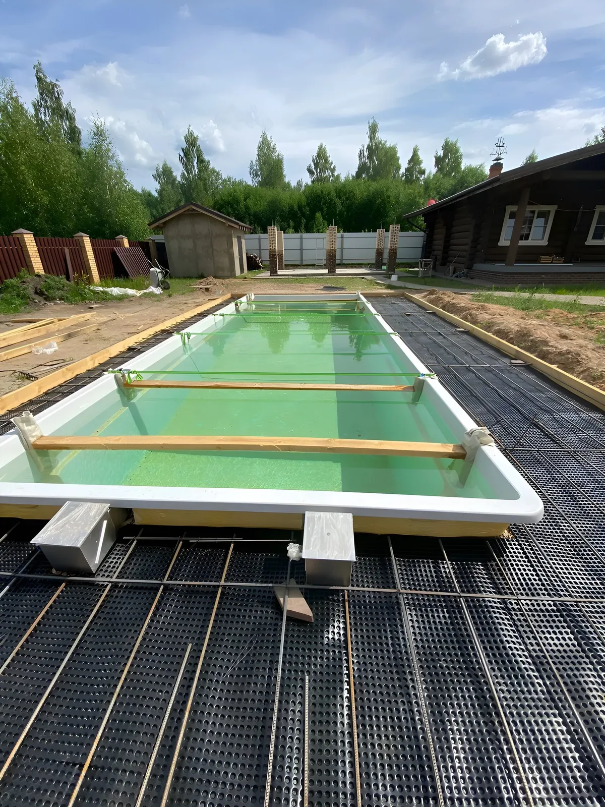 Laguna 9 — вечернее освещение в Томске