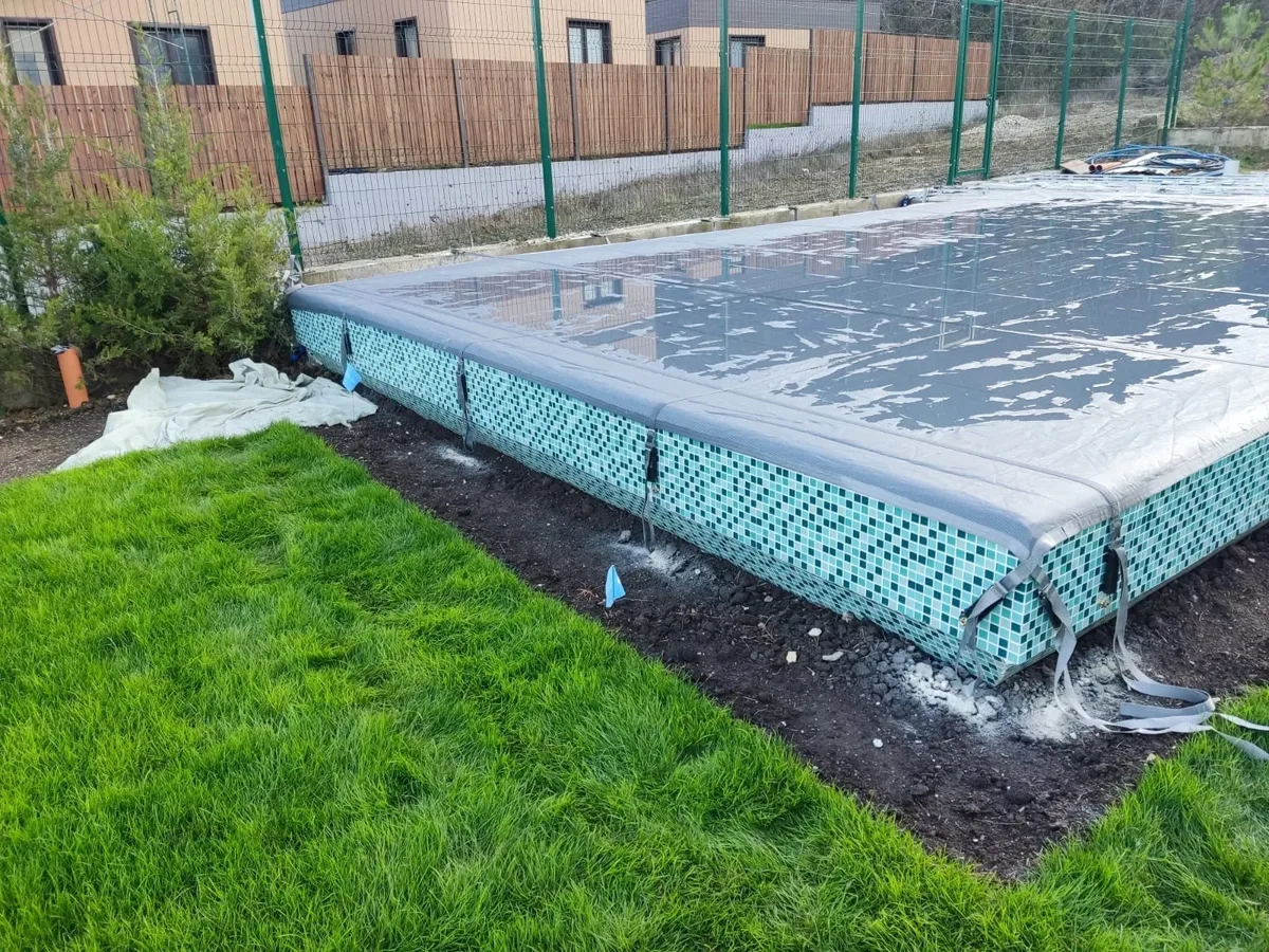 Батутное покрывало на бассейне в Томске